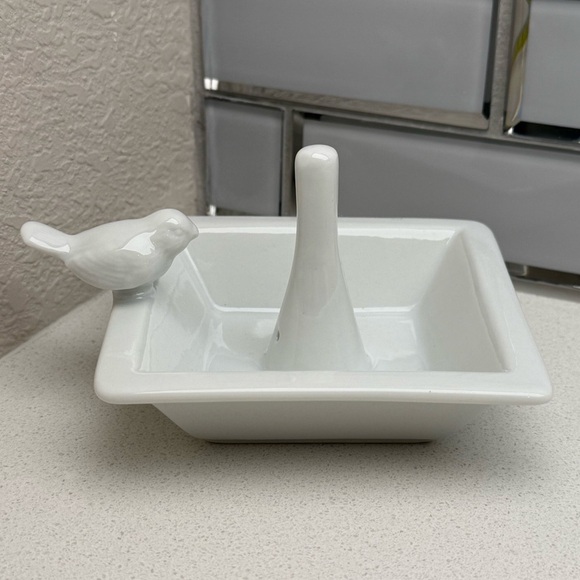 White Ceramic Porcelain Bird Ring Holder - Picture 2 of 10